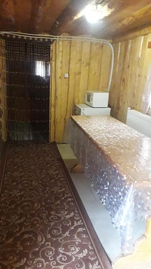 "Бджілка" І " Садиба Для Відпочинку" Lyuta المظهر الخارجي الصورة